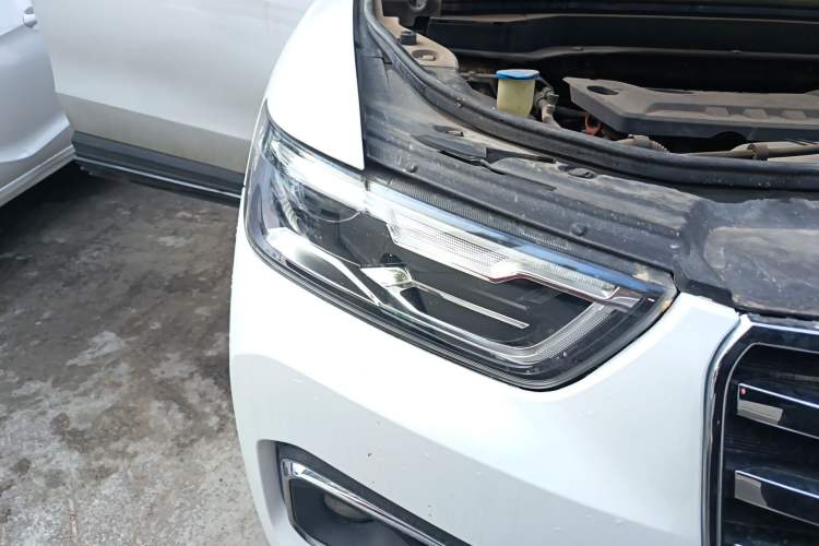 Used Haval H6 2019 2.0 GDIT Automatic Champion Edition China V Standard Right Front Headlight