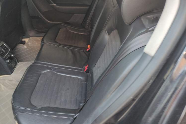 Used Volkswagen Magotan 2012 1.8TSI Prestige Model Left Rear Seat