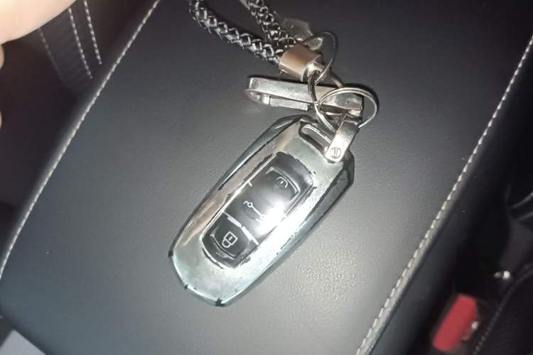 Used Geely Auto Emgrand X7 Sport 2021 Million Edition 1.8TD DCT Two-Wheel Drive Comfort Model