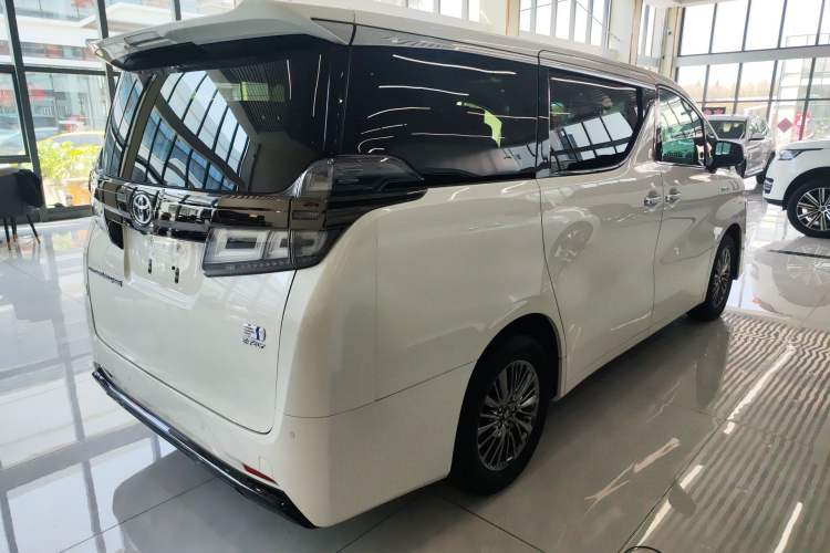 Used Toyota Vellfire 2023 Crown Dual-Engine 2.5L HV Luxury Edition