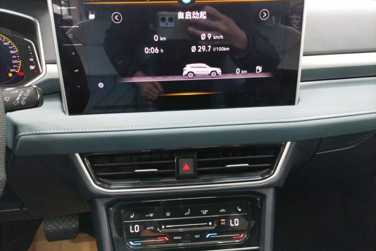 Used Volkswagen Tharu 2024 300TSI Two-Wheel-Drive Moon Luxury Edition
