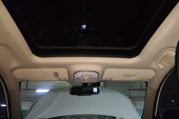 Used BYD Song New Energy 2017 Song DM 1.5TID All-Wheel Drive Prestige Model Headliner