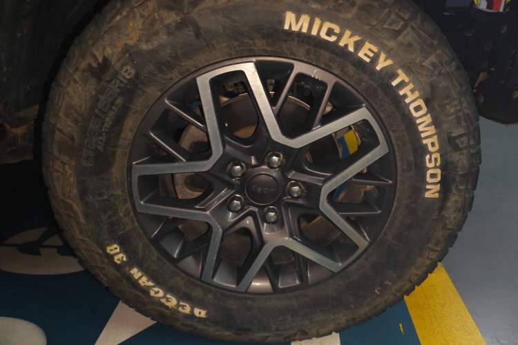 Used Jeep Wrangler New Energy 2021 Four-Door 2.0T 4xe Sahara First Edition Right Front Wheel Hub