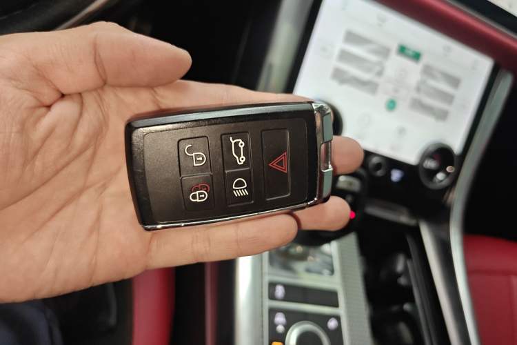 Used Land Rover Range Sport 2020 3.0 L6 HSE DYNAMIC
