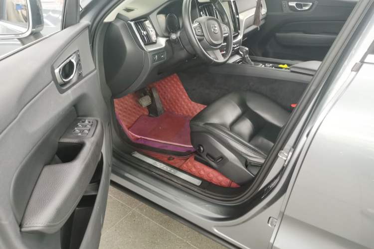 Used Volvo XC60 2019 T5 4x4 Smart Edition China V Standard Driver Seat