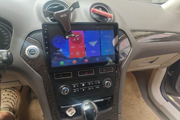 Used Ford Mondeo 2011 2.0L GTDi 200 Luxury Edition Audio And AC Panel