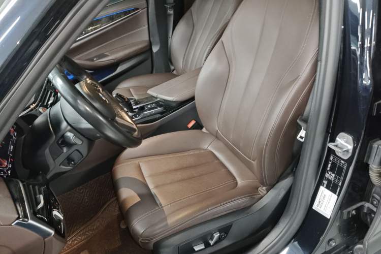 Used BMW 5 Series 2020 525Li M Sport Package Left Front Seat