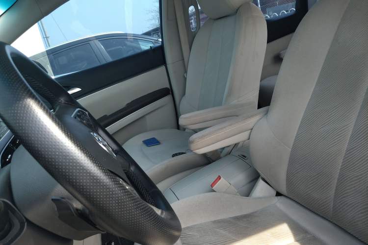 Used Buick GL8 2023 Land Executive Class Smart Enjoyment Model
