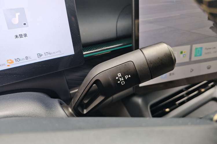 Used Lynk & Co 07 2024 EM-P 126 Long-Range Ultra Gear Lever