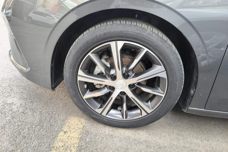 Used Geely Auto Emgrand 2023 4th Generation Champion Edition 1.5L CVT Luxury Model
