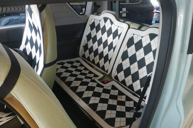 Used Geely Galaxy Panda 2024 Panda Mini 200km Endurance Bear
