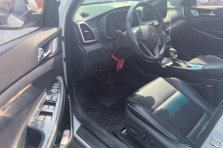 Used Hyundai Tucson 2019 280TGDi Dual-Clutch Two-Wheel Drive Smart Connect Version China VI Driver Seat