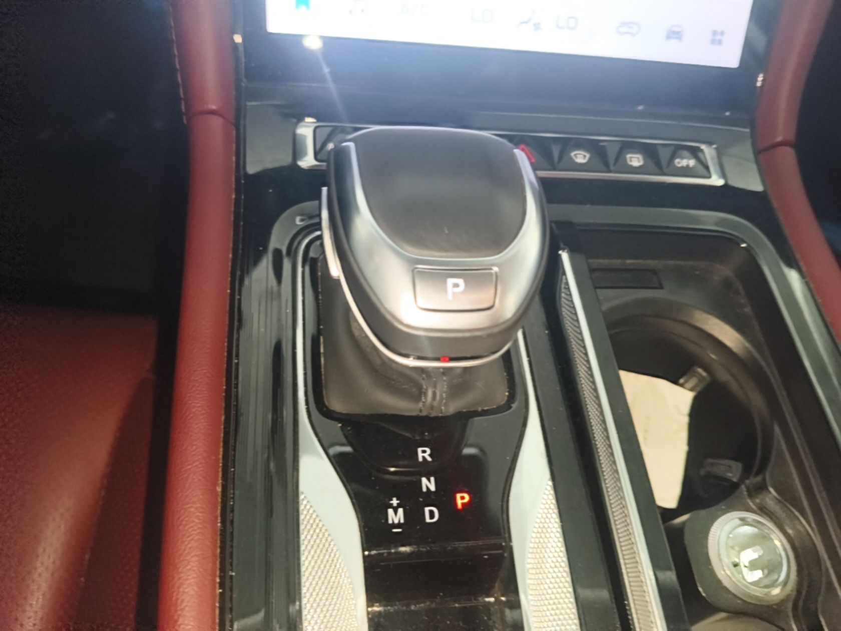 Hongqi H5 2024 2.0T Automatic Smart Connect Flagship Edition - Chinese Trim Ling — снимка 18