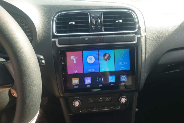 Used Volkswagen Polo 2013 1.6L Automatic Luxury Edition Audio And AC Panel