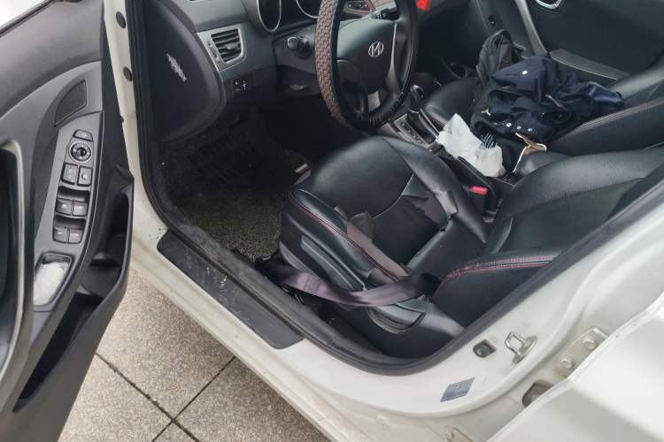 Used Hyundai Elantra (5th Generation / Langdong) 2015 1.6L Automatic Leading Model Driver Seat