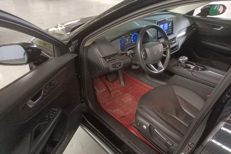 Used Hongqi E-QM5 2023 Base Travel Edition
