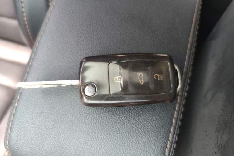 Used Volkswagen Bora 2016 1.6L Manual Comfort Model Interior 1