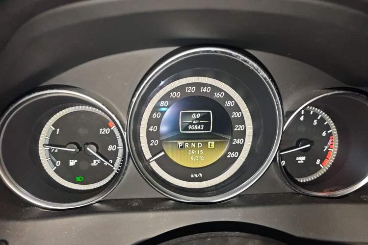 Used Mercedes-Benz C-Class 2011 C 180K Classic model