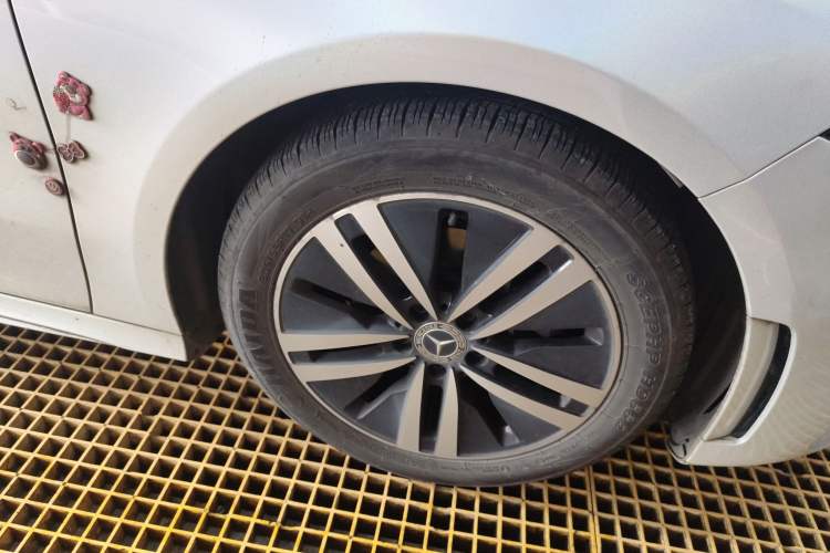 Used Mercedes-Benz A-Class 2019 A 180 L Sport Sedan Right Front Wheel Hub