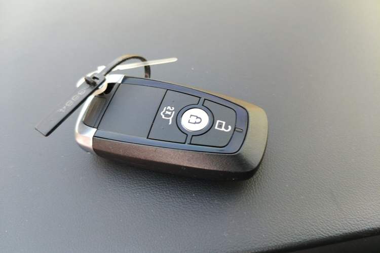 Used Ford Explorer 2020 EcoBoost 285 4x4 Titanium Edition 6 Seats
