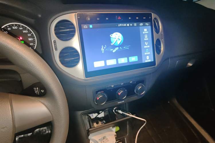 Used Volkswagen Tiguan 2016 280TSI Automatic Two-Wheel-Drive Silk Road Style Edition Audio And AC Panel