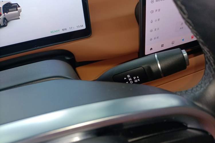 Used Leapmotor C10 2024 410 Comfort Edition Gear Lever