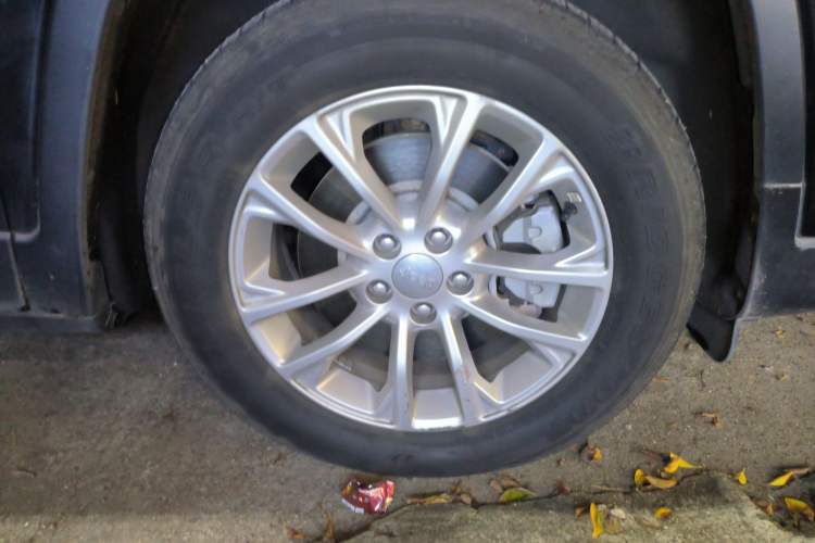 Used Jeep Cherokee 2019 2.0T Two-Wheel Drive Smart Enjoyment Version China V