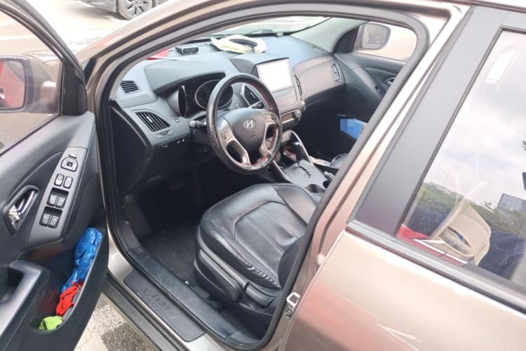 Used Hyundai ix35 2013 2.0L Automatic Two-Wheel Drive Smart GLS China IV Standard