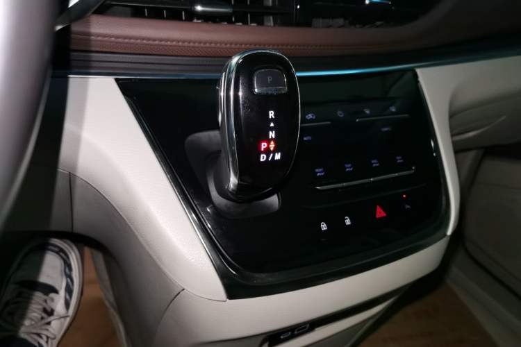 Used Buick GL8 2022 Land Business Class 652T Luxury Model