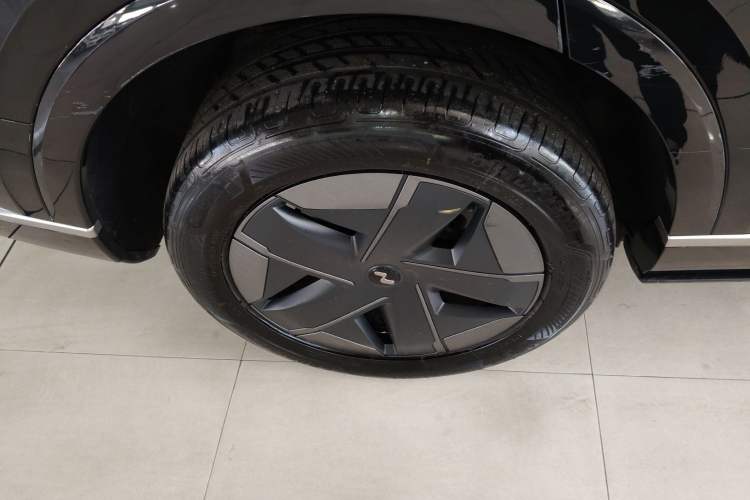 Used ONVO Luxeed L90 2025 Model—Max Six-Seater Version