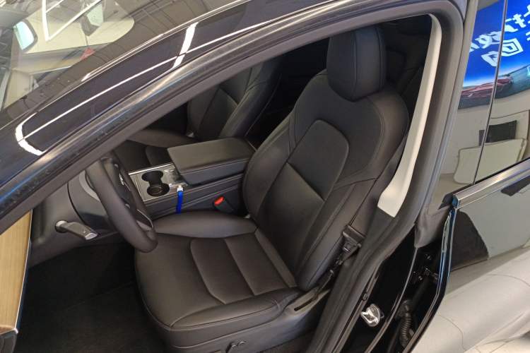 Used Tesla Model Y 2022 Rear-Wheel-Drive Version
