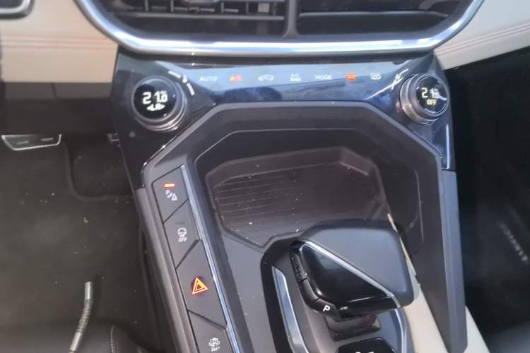 Used Lynk & Co 06 2021 1.5T Shero Pink Special Edition