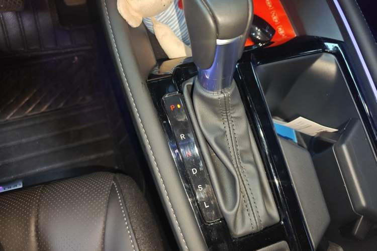 Used Honda Accord 2025 Sport Series 260TURBO Prestige Edition Gear Lever