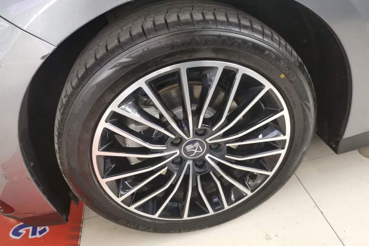 Used BYD Han 2024 EV Glory Edition 506KM Front-Wheel-Drive Premium Model
