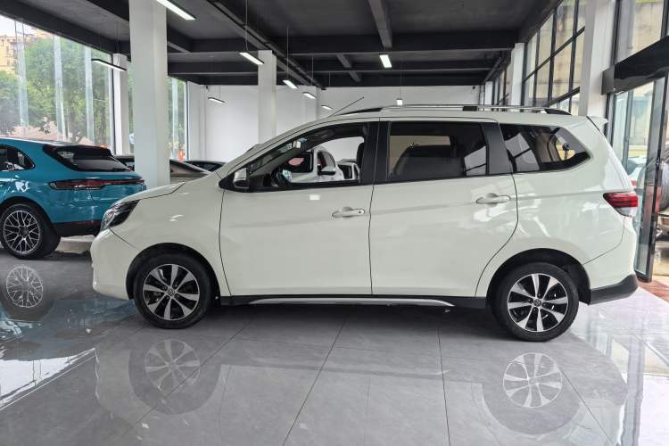 Used Venucia M50V 2019 1.5L Manual Comfort Edition