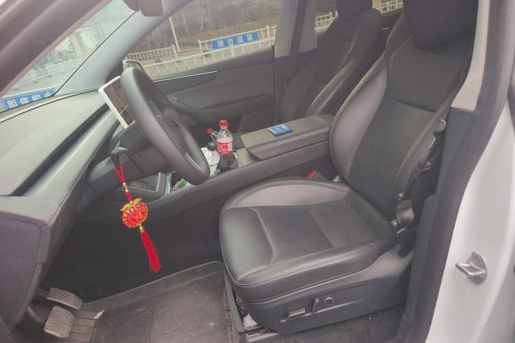 Used Tesla Model Y 2025 Rear-Wheel-Drive Version
