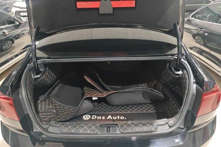 Used Volkswagen Magotan 2023 2 Million Units Limited-Edition 280TSI DSG Comfort Version
