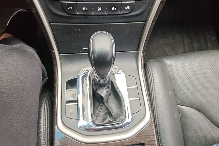 Used CHANGAN Raeton 2014 1.8T Automatic Prestige Anniversary Edition China IV Standard