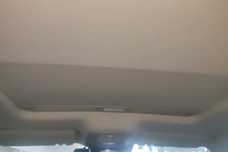 Used Roewe i6 MAX 2020 300TGI Automatic "Swell Cool Smart Drive" Edition
