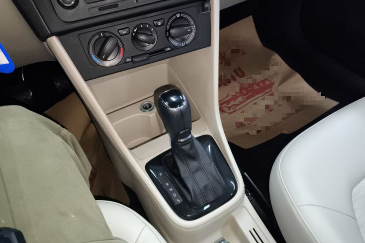 Used Skoda Rapid 2013 1.6L Automatic Smart Selection Model
