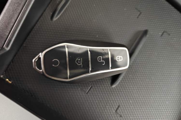 Used BYD Qin L 2025 EV 470KM Leading Edition Vehicle Key