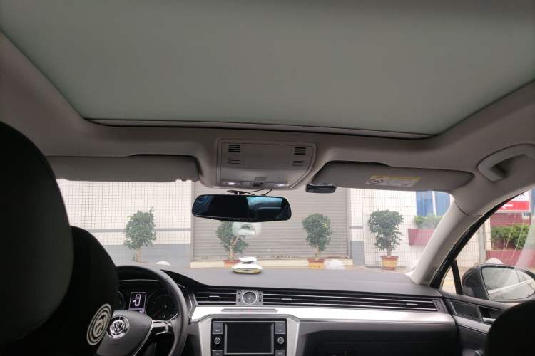 Used Volkswagen Magotan 2018 280TSI DSG Comfort Model Headliner