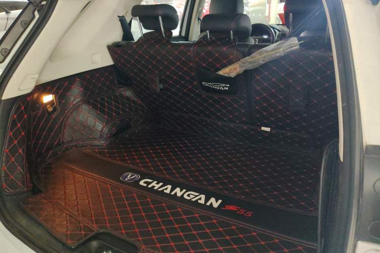 Used CHANGAN CS55 2018 1.5T Automatic Colorful Edition China V Standard Trunk