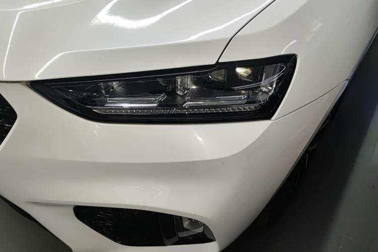 Used Wey VV7 2017 2.0T Ultra-Luxury Version
