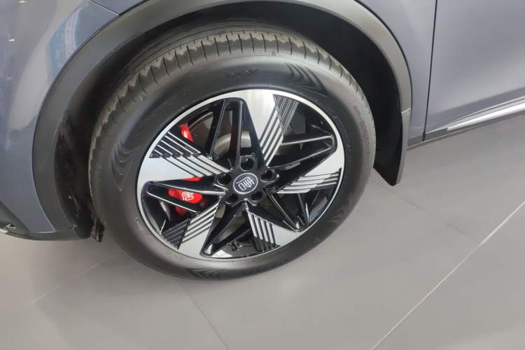 Used BYD Tang New Energy 2022 DM-i 252km Luxury Model Left Front Wheel Hub