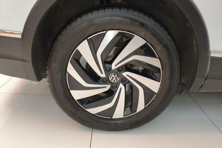 Used Volkswagen Tiguan L 2024 300TSI Automatic Two-Wheel Drive Smart Edition
