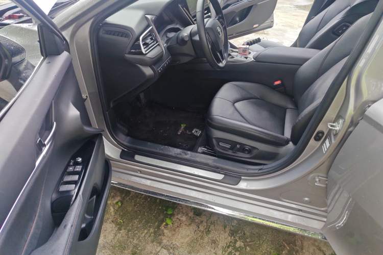 Used Toyota Camry 2023 2.5G Luxury Edition Driver Seat