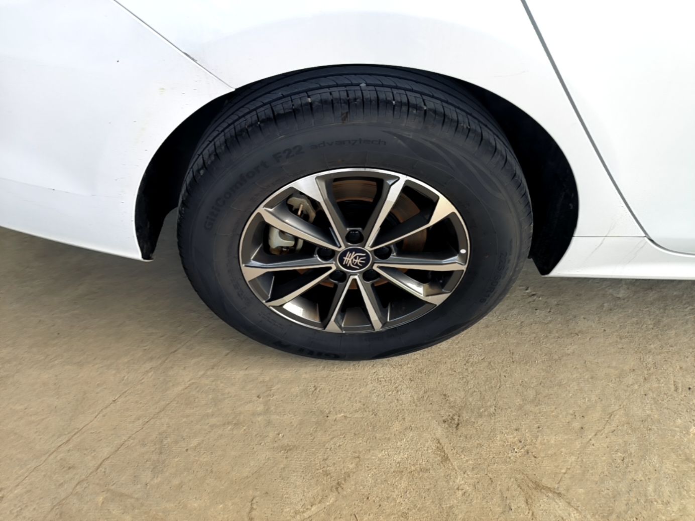 BYD Qin PLUS 2024 HONOR Edition DM-i 55KM Leading Model — снимка 11