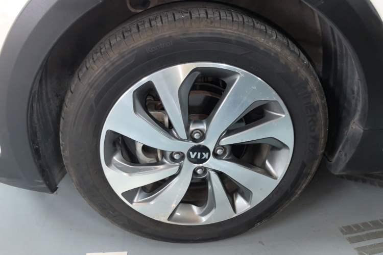 Used Kia KX Cross 2017 1.4L AT GLS