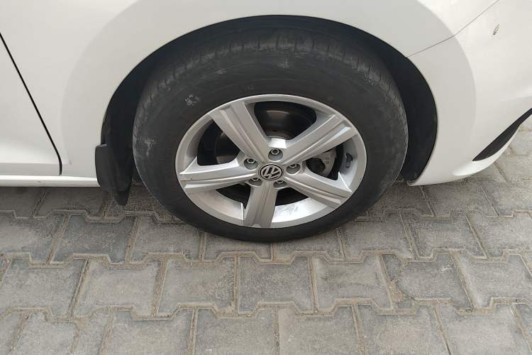 Used Volkswagen Santana 2015 Haval H6 1.6L Automatic Luxury Model Right Front Wheel Hub